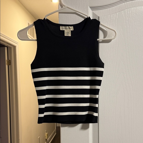 Black and White Striped Sleeveless Top - Picture 1 of 1